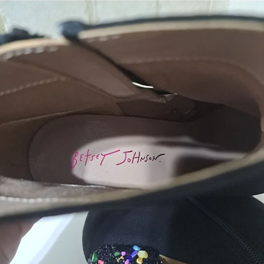 Betsey Johnson Riverr Rock Candie Black Suede Ankle Boots Size 6